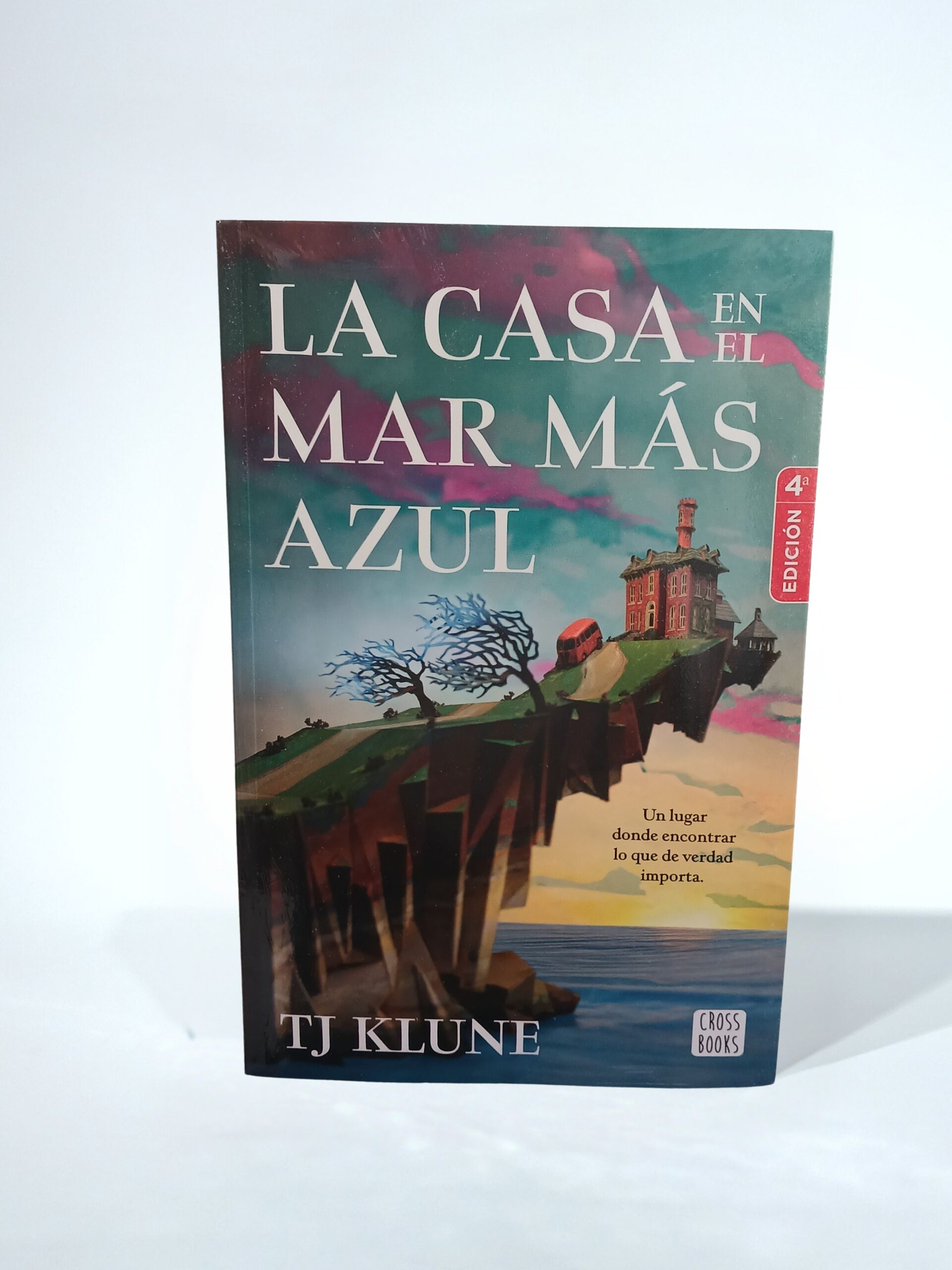 La casa en el mar más azul